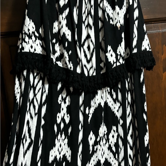 Worn ONCE-  gorgeous, soft - black and white INC maxi dress size M - Picture 6 of 7
